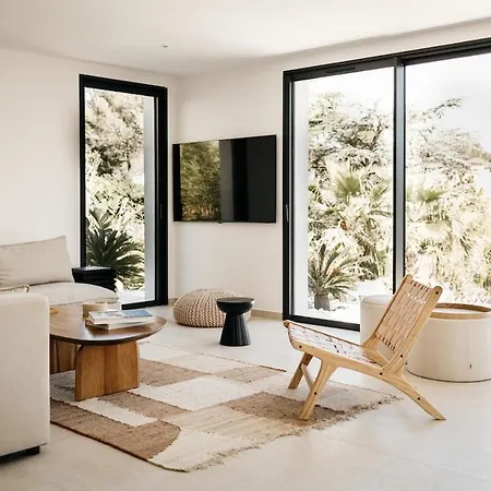 Spacious With Pool Close To The Beaches * Saint-Raphaël