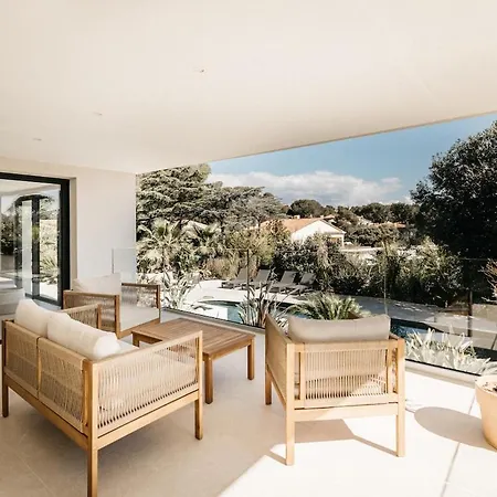 Spacious With Pool Close To The Beaches Saint-Raphaël