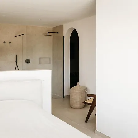 Villa Spacious With Pool Close To The Beaches