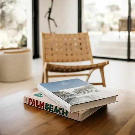 Spacious With Pool Close To The Beaches *