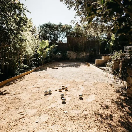 Spacious With Pool Close To The Beaches Villa *